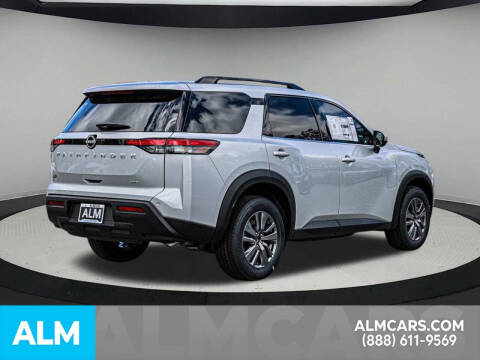 2025 Nissan Pathfinder SV