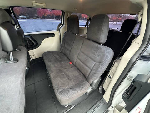 2014 Dodge Grand Caravan American Value Package