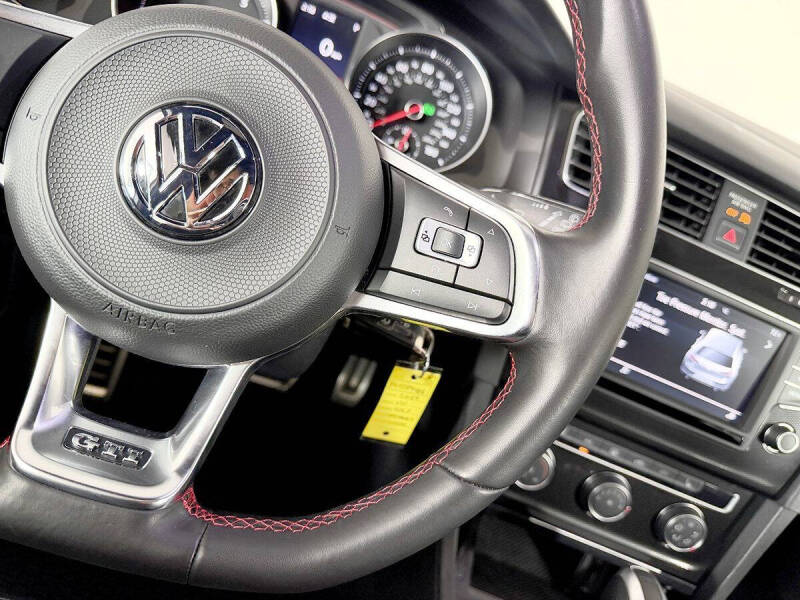 2017 Volkswagen Golf GTI S