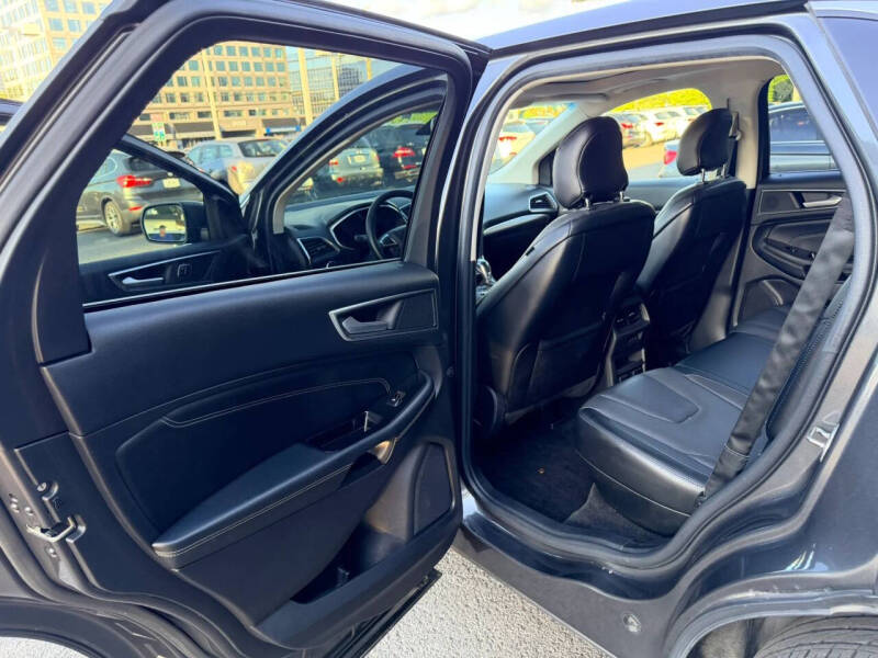 2017 Ford Edge Titanium
