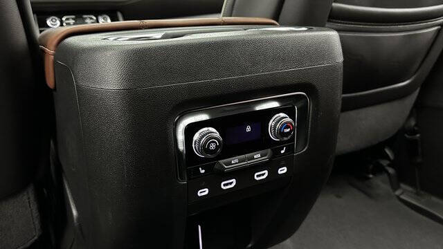 2024 GMC Yukon XL Denali Ultimate