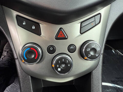 2013 Chevrolet Sonic LT Manual