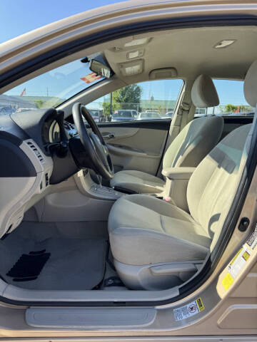 2011 Toyota Corolla LE