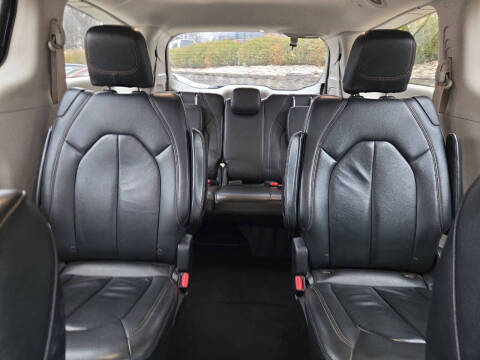 2017 Chrysler Pacifica Touring Plus