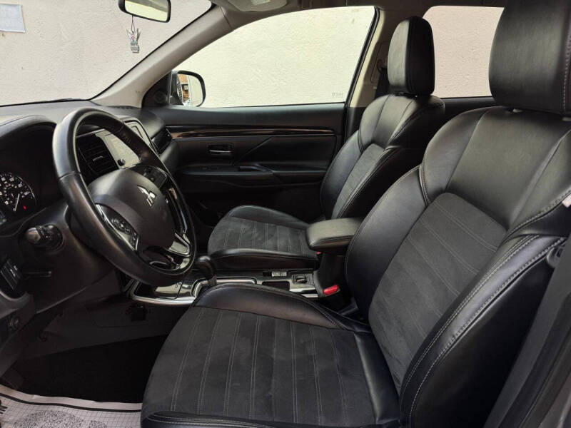 2019 Mitsubishi Outlander SE