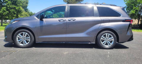 2022 Toyota Sienna XSE 7-Passenger