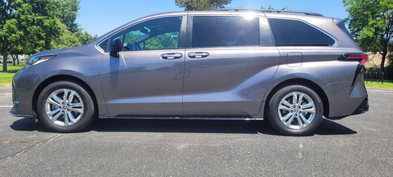2022 Toyota Sienna XSE 7-Passenger