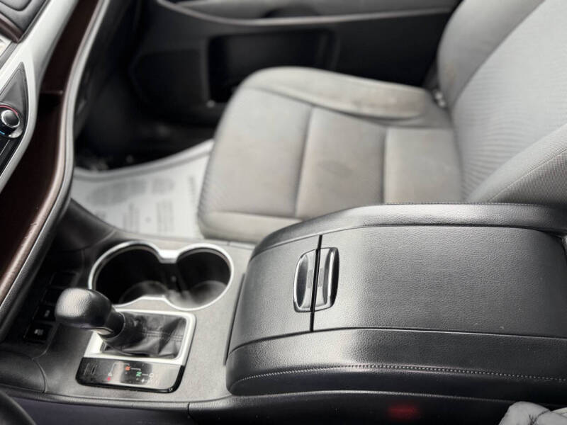 2016 Toyota Highlander LE