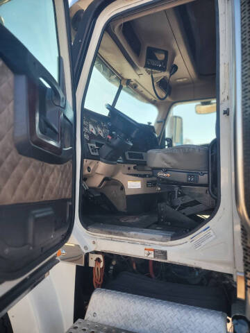 2013 Freightliner SD122 CORONADO
