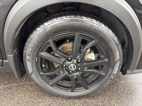 2021 Nissan Kicks SR