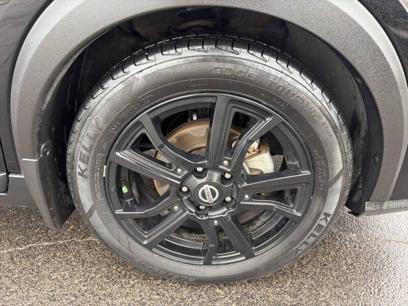 2021 Nissan Kicks SR