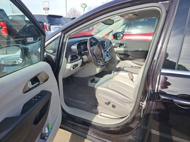 2017 Chrysler Pacifica Touring-L Plus