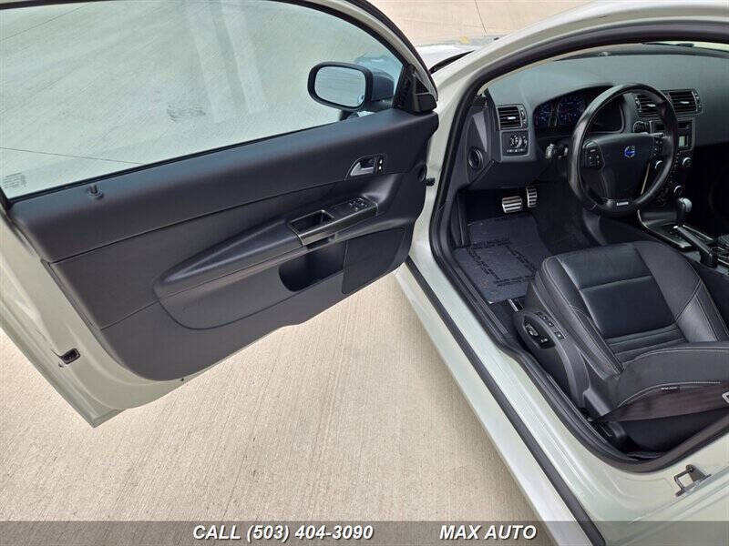 2011 Volvo C30 T5 R-Design