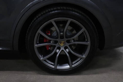 2021 Porsche Cayenne GTS Coupe