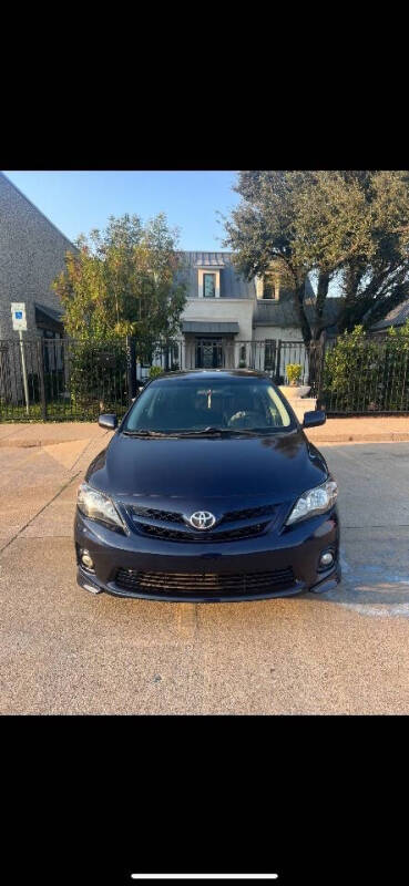 Toyota Corolla's photo