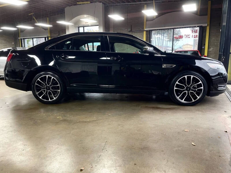 2019 Ford Taurus Limited