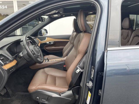 2024 Volvo XC90 Recharge T8 Core Bright Theme