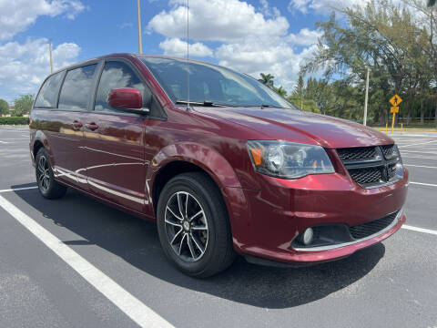 2018 Dodge Grand Caravan for sale at Nation Autos Miami in Hialeah FL