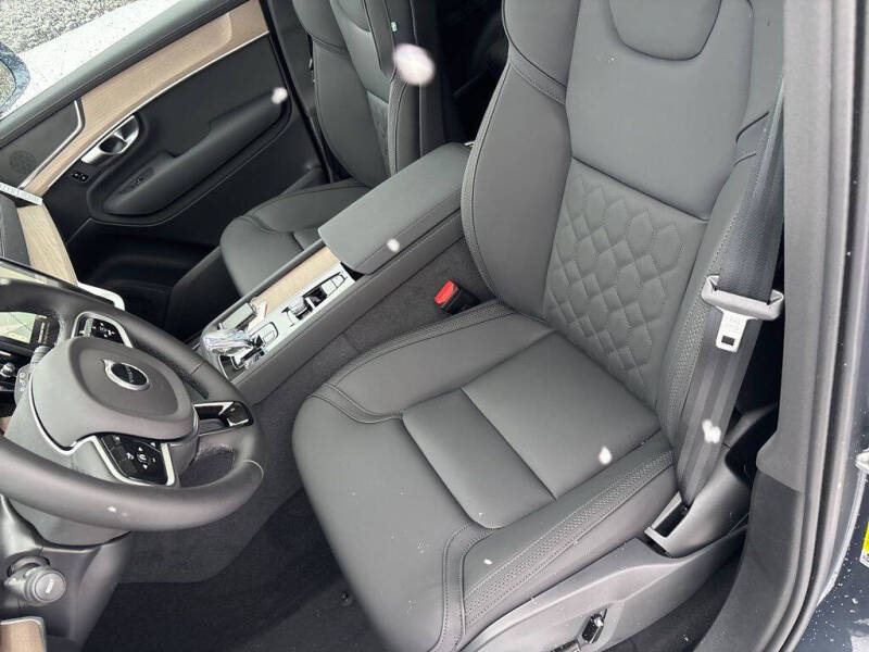 2026 Volvo XC90 B6 Core