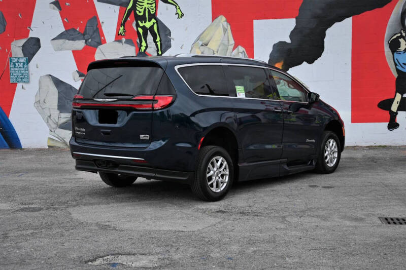 2021 Chrysler Pacifica Touring L