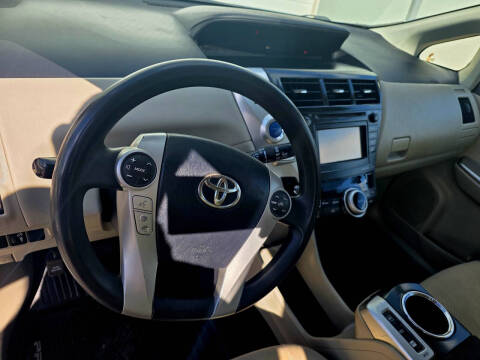 2014 Toyota Prius v Two