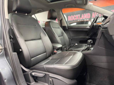 2019 Volkswagen Golf SE