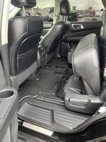 2020 Nissan Pathfinder Platinum