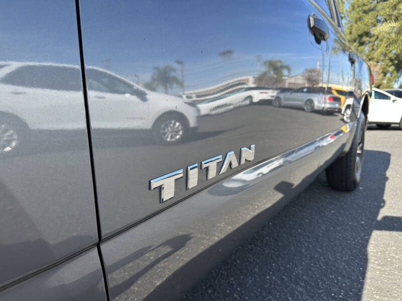 2022 Nissan Titan SV