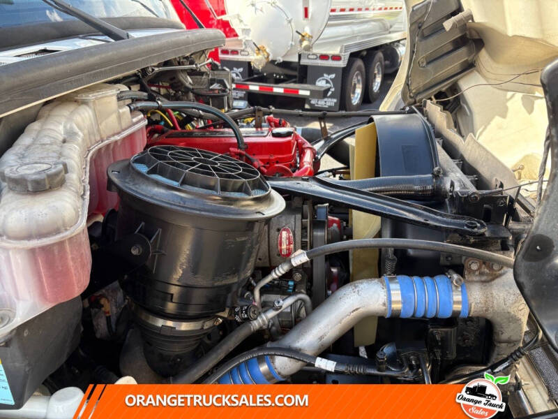 2018 Freightliner M2 106