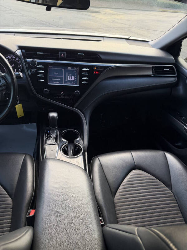 2019 Toyota Camry SE