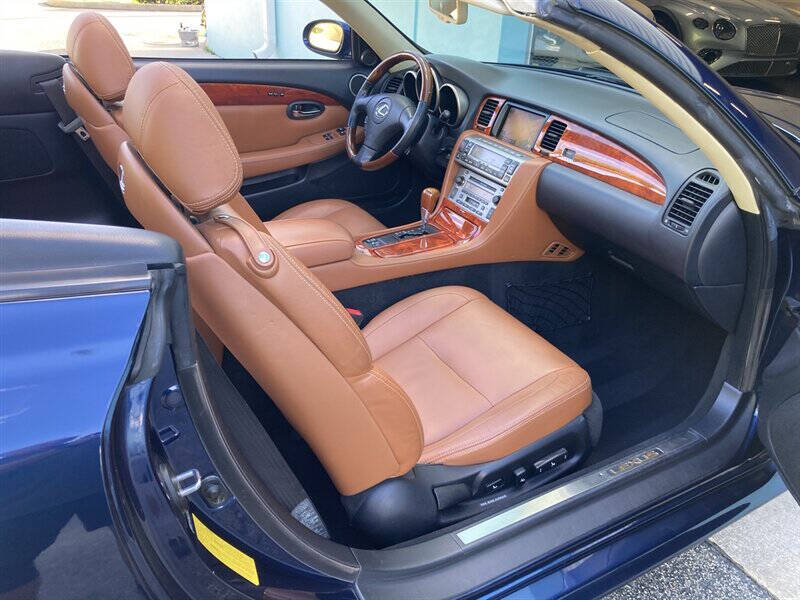 2005 Lexus SC 430
