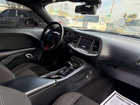 2022 Dodge Challenger SXT