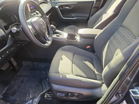 2024 Toyota RAV4 Hybrid SE