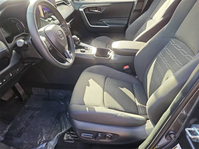 2024 Toyota RAV4 Hybrid SE