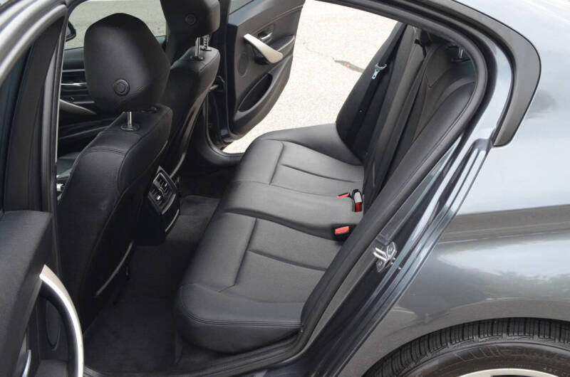 2016 BMW 3 Series 320i