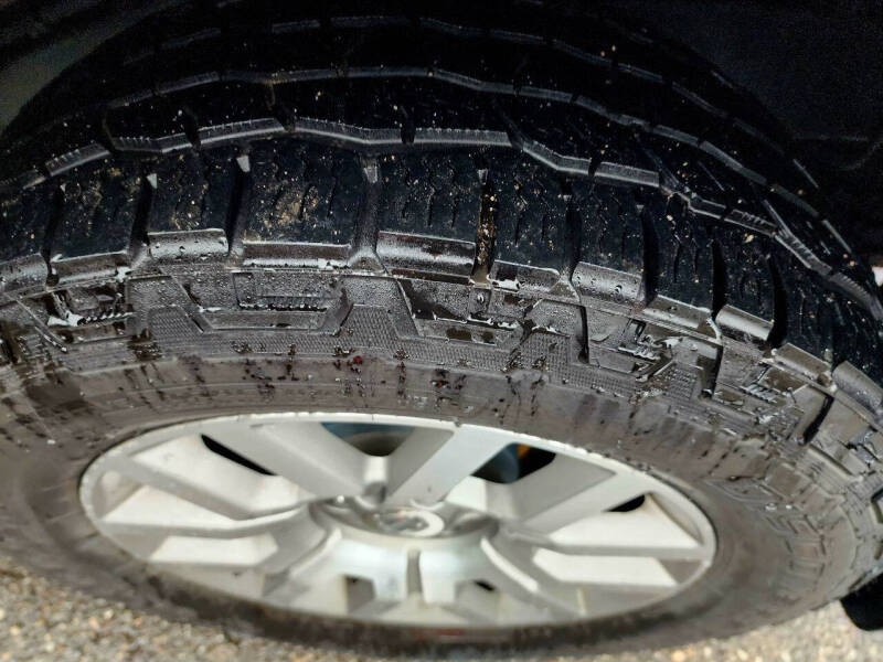 2011 Nissan Pathfinder LE