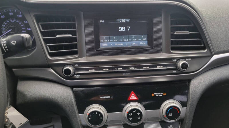 2019 Hyundai Elantra SE