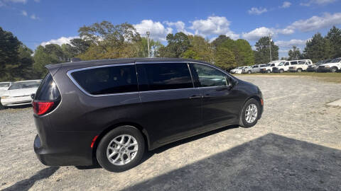 2020 Chrysler Voyager LX