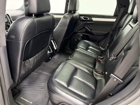 2016 Porsche Cayenne GTS