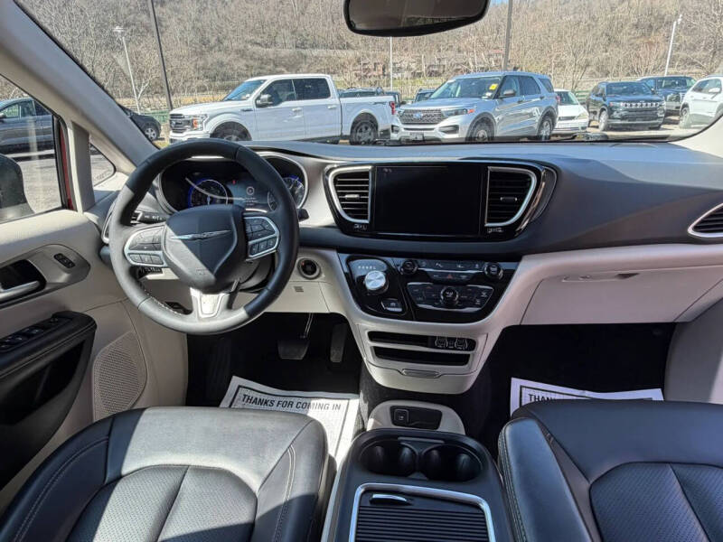 2023 Chrysler Pacifica Touring L