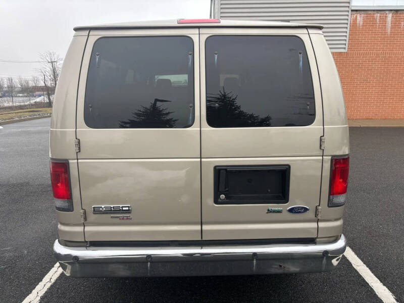 2013 Ford E-Series E-350 SD XLT