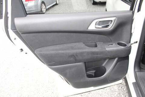 2015 Nissan Pathfinder SV