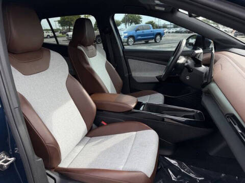 2023 Volkswagen ID.4 Pro