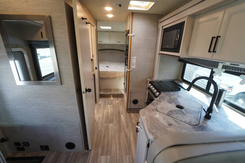 2021 Thor Motor Coach Four Winds
