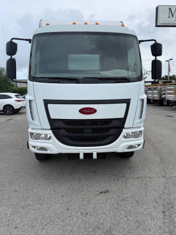 2023 Peterbilt 220