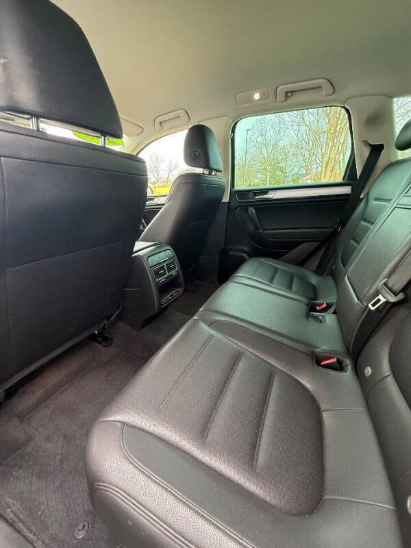 2016 Volkswagen Touareg VR6 Lux