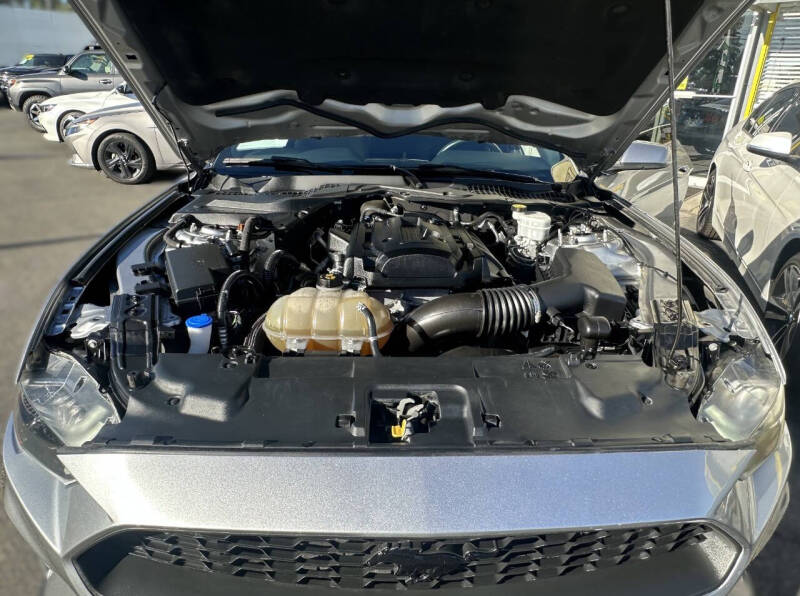 2020 Ford Mustang EcoBoost