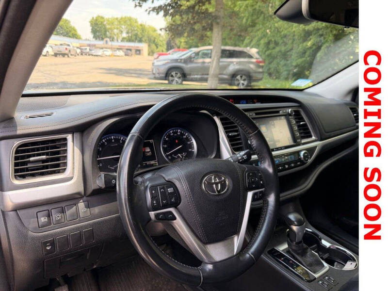 2017 Toyota Highlander SE