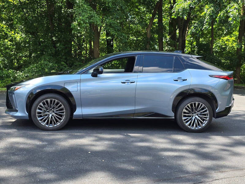 2023 Lexus RZ 450e Luxury