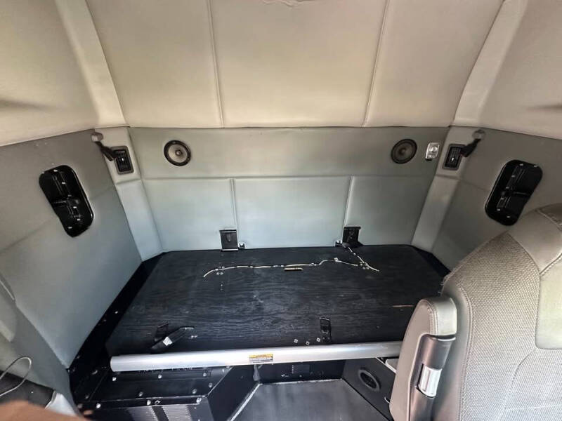 2018 Kenworth T680 SLEEPER